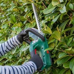 Webb 20v 2Ah Cordless Hedge Trimmer 10 Webb 20v 2Ah Cordless Hedge Trimmer -Yougarden Online Store 180267 3