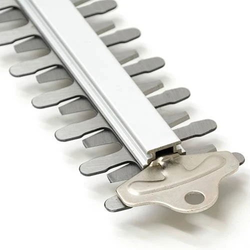 Webb 20v 2Ah Cordless Hedge Trimmer 5 Webb 20v 2Ah Cordless Hedge Trimmer - Image 5