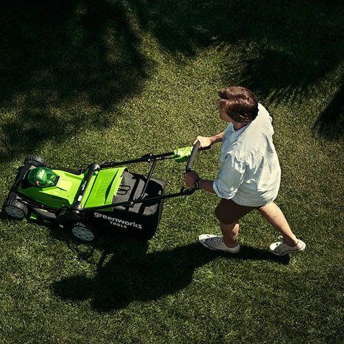 Greenworks 40v 40cm Walk Behind Mower With 2 X 2Ah Batteries And Charger 7 Greenworks 40v 40cm Walk Behind Mower With 2 X 2Ah Batteries And Charger - Image 7